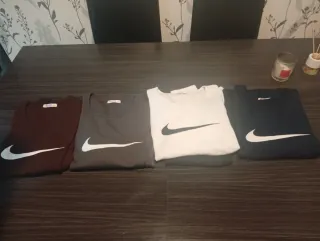 Lote de pantalones efecto piel,chándal,camisetas..