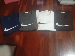 Lote de pantalones efecto piel,chándal,camisetas..
