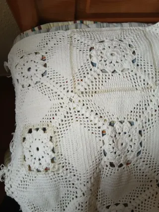 Colchas de ganchillo antiguas beige