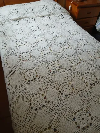 Colchas de ganchillo antiguas beige
