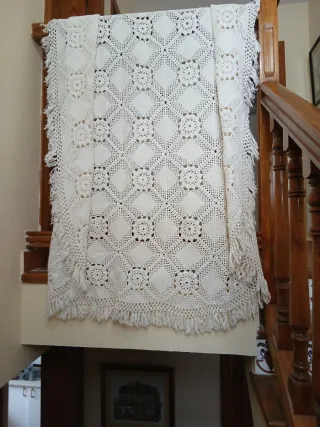 Colchas de ganchillo antiguas beige