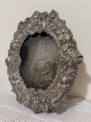 Relicario antiguo plata repujada