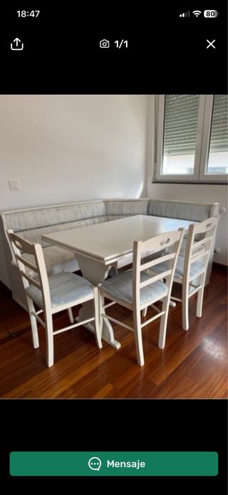 Mesa de comedor blanca con banco