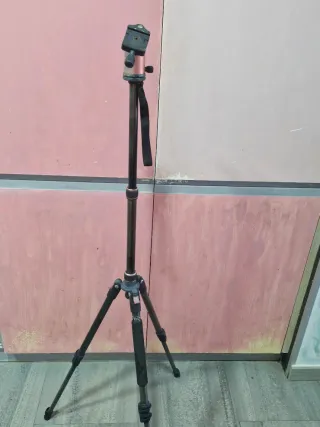 Trípode para prismáticos