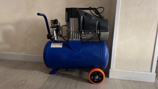 Compresor Incoinsa con accesorios