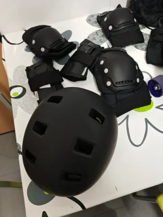 Patines Oxelo Talla 40 + Casco + Protecciones