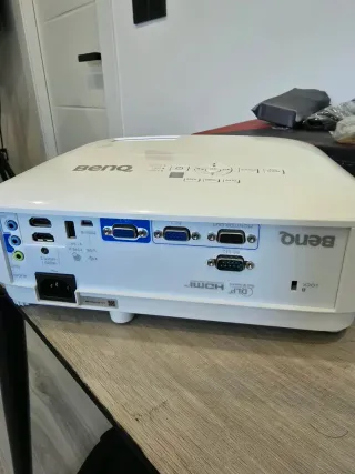 Proyector Benq Gran amplitud MX808STH XGA