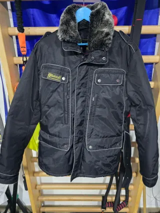 Chaqueta Belstaff Negra con Cuello Peludo