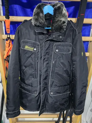 Chaqueta Belstaff Negra con Cuello Peludo