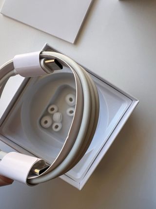 Caja AirPods Pro 2ª Gen + Cable doble entada USB-C