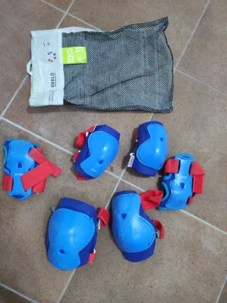 Patines en línea talla 30-32, protecciones y casco
