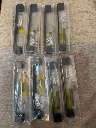 8 Tiradores negros para puertas