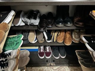 Espejo y Zapatero Negro y Marrón