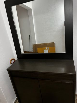 Espejo y Zapatero Negro y Marrón