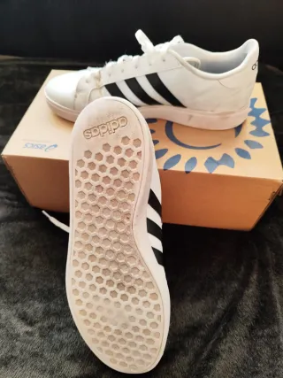 Zapatillas Adidas Talla 46.5 Blancas Negras