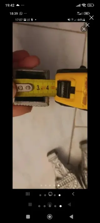 3 Patas de cama antiguas ornamentales