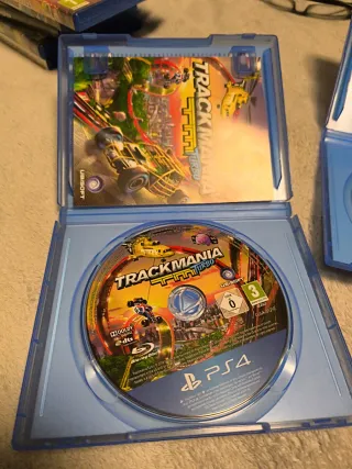Plants vs Zombies + TRACKMANIA ps4.