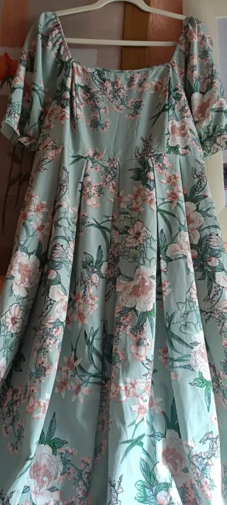 Vestido floral verde y rosa talla 50/52