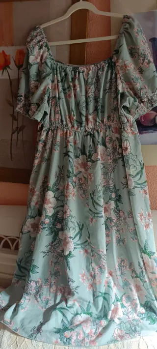 Vestido floral verde y rosa talla 50/52