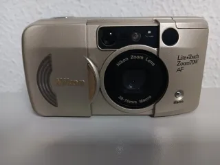 Cámara Nikon Lite-Touch Zoom 70W AF