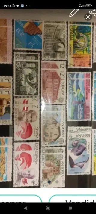 Álbum de sellos rojo