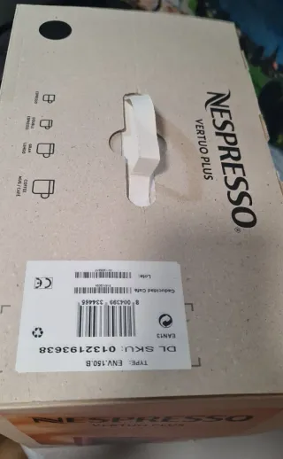 Cafetera Nespresso Vertuo Plus negra