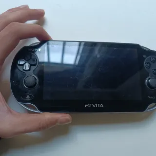 Sony PlayStation Vita PS Vita FAT PCH-1004 Console