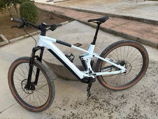 Bicicleta CUBE Stereo Hybrid 140 Pro