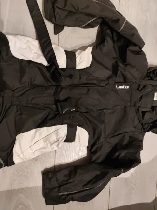 Buzo Nieve Talla 4. En muy buen estado