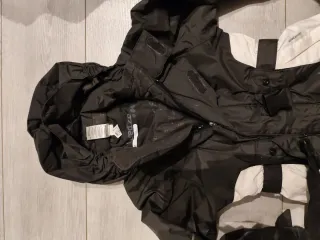 Buzo Nieve Talla 4. En muy buen estado