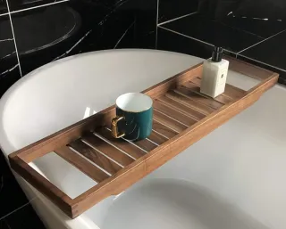 Scaffale in legno per vasca da bagno