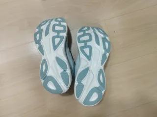 Zapatillas Hoka Teal y Blanco