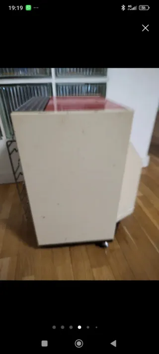 Estufa a gas roja y beige