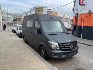 Furgoneta Mercedes Sprinter camper averiada