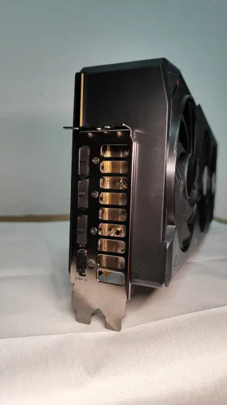 Gigabyte RTX 5090 Windforce OC no chip-vram