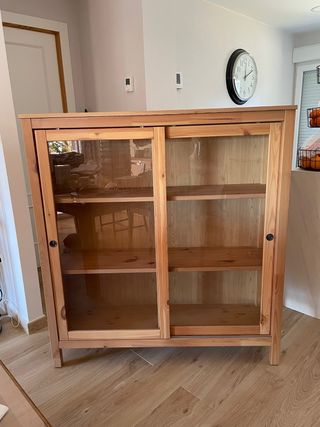 Vitrina Ikea Hemnes Madera y Cristal