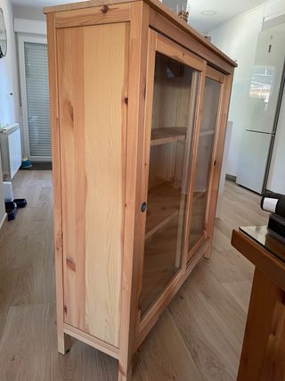 Vitrina Ikea Hemnes Madera y Cristal
