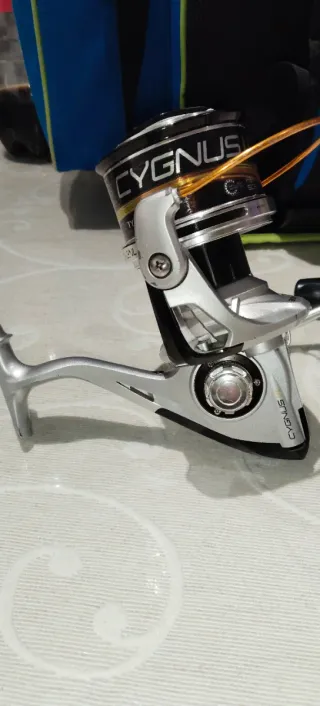 Coppia di mulinelli Akami Cygnus UL + Bobine