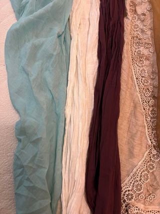 Lote de pañuelos y bufandas