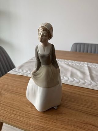 Figura de porcelana decorativa