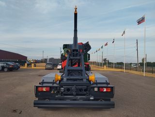 MAN TGS 500--CAMIONES GANCHO CON GRUA