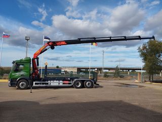 MAN TGS 500--CAMIONES GANCHO CON GRUA