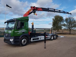 MAN TGS 500--CAMIONES GANCHO CON GRUA