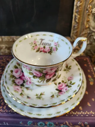 Tazza Royal Albert June doppio piattino