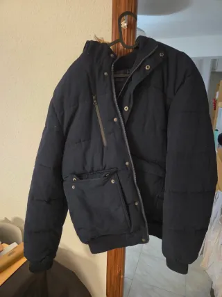 Chaqueta azul acolchada