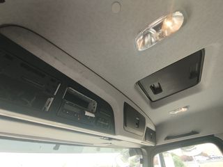 Mercedes ANTOS 18 32-CAMIONES GANCHO CON GRUA