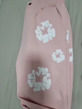 Conjunto Denim Tears Rosa