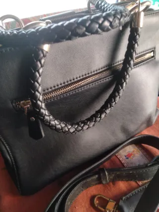 Borsetta Guess 1981 nera 24x32x11 cm circa