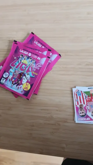 4 Sobres Cromos LaLiga 2025-26