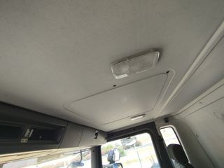 Scania G 440-CAMIONES GANCHO CON GRUA